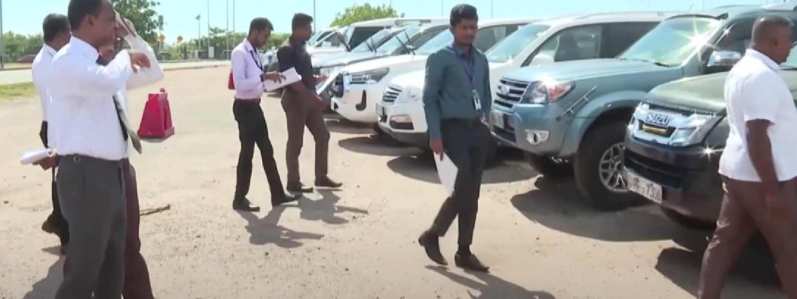 වාහන 26ක් අද වෙන්දෙසියේ...